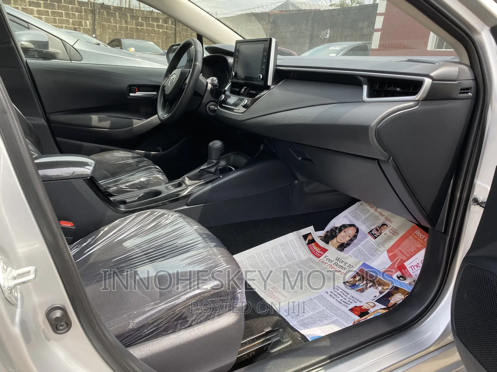 Toyota Corolla LE 2021 Silver