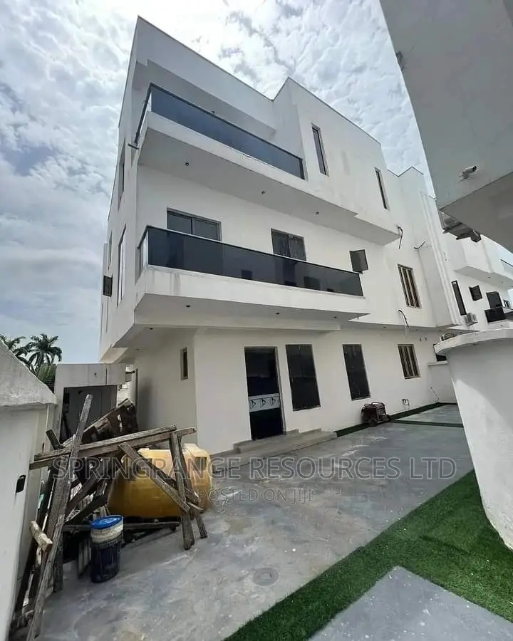 Lekki Painters and Interior Designer