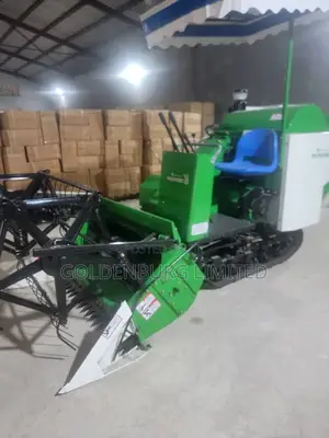 Combined Rice Harvester