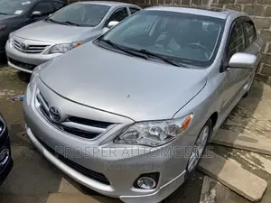 Toyota Corolla 2010 Silver
