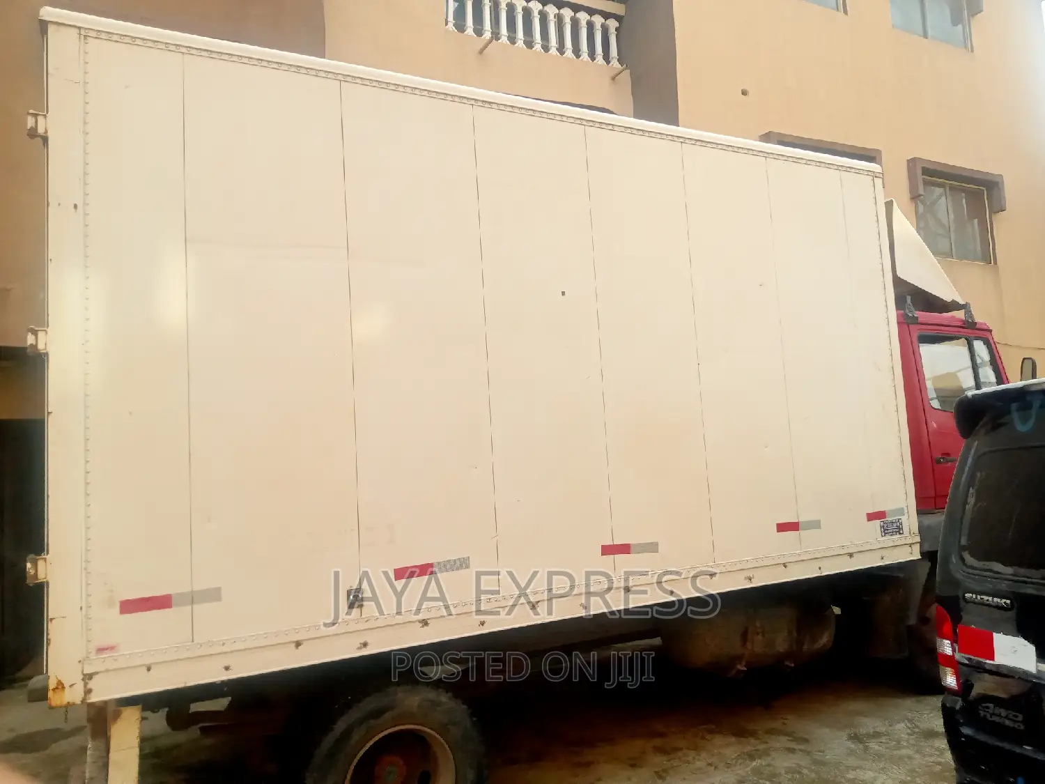 Logistics Truck Service