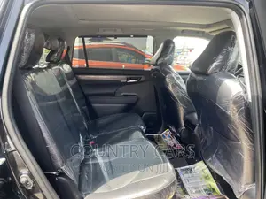 Toyota Highlander Limited 2022 Matt Black