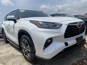 Toyota Highlander XLE 2022 White