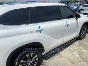 Toyota Highlander XLE 2022 White