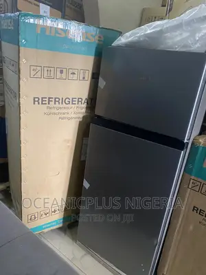Hisense-Top Freezer Refrigerator With Glass Shelf Tray