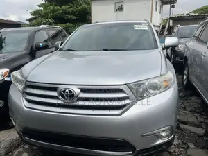Toyota Highlander Limited 3.5l 4WD 2013 Silver