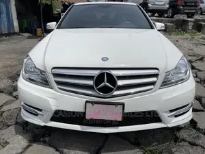 Mercedes-Benz C300 Luxury 4Matic Sedan AWD (3.5L 6cyl 7A) 2013 White