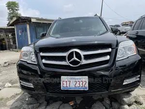 Photo - Mercedes-Benz GLK-Class 350 4MATIC 2012 Matt Black