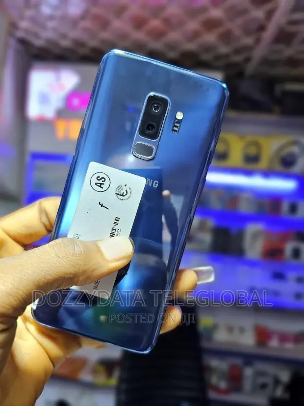 Samsung Galaxy S9 Plus 64 GB Blue in Nnewi Mobile Phones