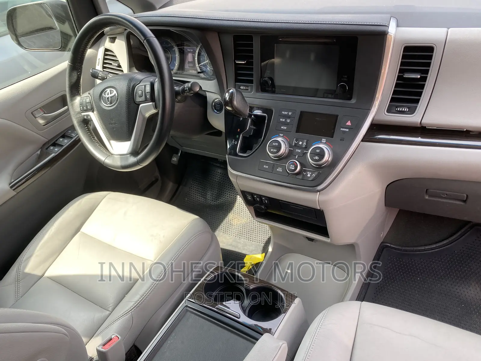 Toyota Sienna 2016 Gray