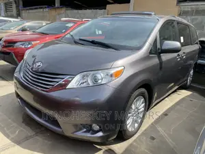 Toyota Sienna 2016 Gray