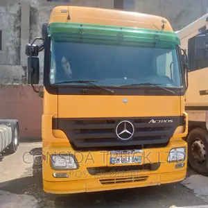 Mercedes Benz Actros Yellow 2000