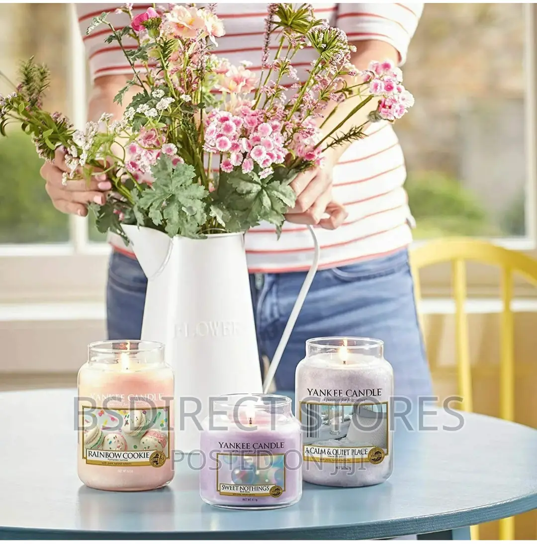 Yankee Candle Medium Size Scented Jar Perfect Gifts 75 Hours