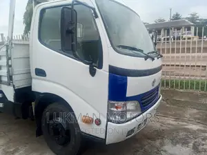 Toyota Dyna 2006 White