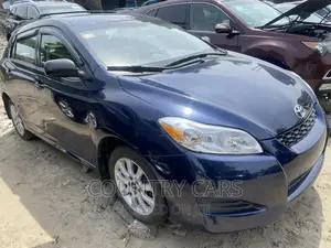 Toyota Matrix Hatchback FWD (1.8L 4cyl 5M) 2010 Blue