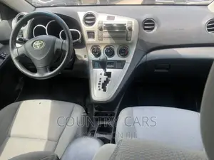 Toyota Matrix Hatchback FWD (1.8L 4cyl 5M) 2010 Blue