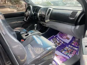 Toyota Tacoma 2014 Gray