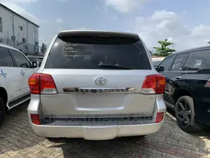 Toyota Land Cruiser 5.7 V8 VX-S 2012 Silver