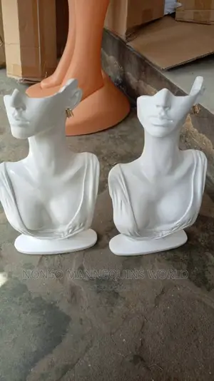Ceramic Necklace/Jewelry Display Mannequin
