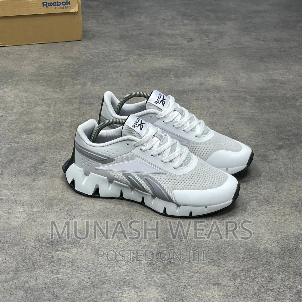 Reebok Classic Sneakers