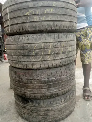 275/40r20 Tokunbo Tires for Toyota