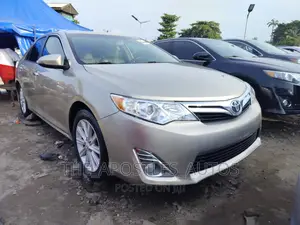 Toyota Camry 2013 Gold