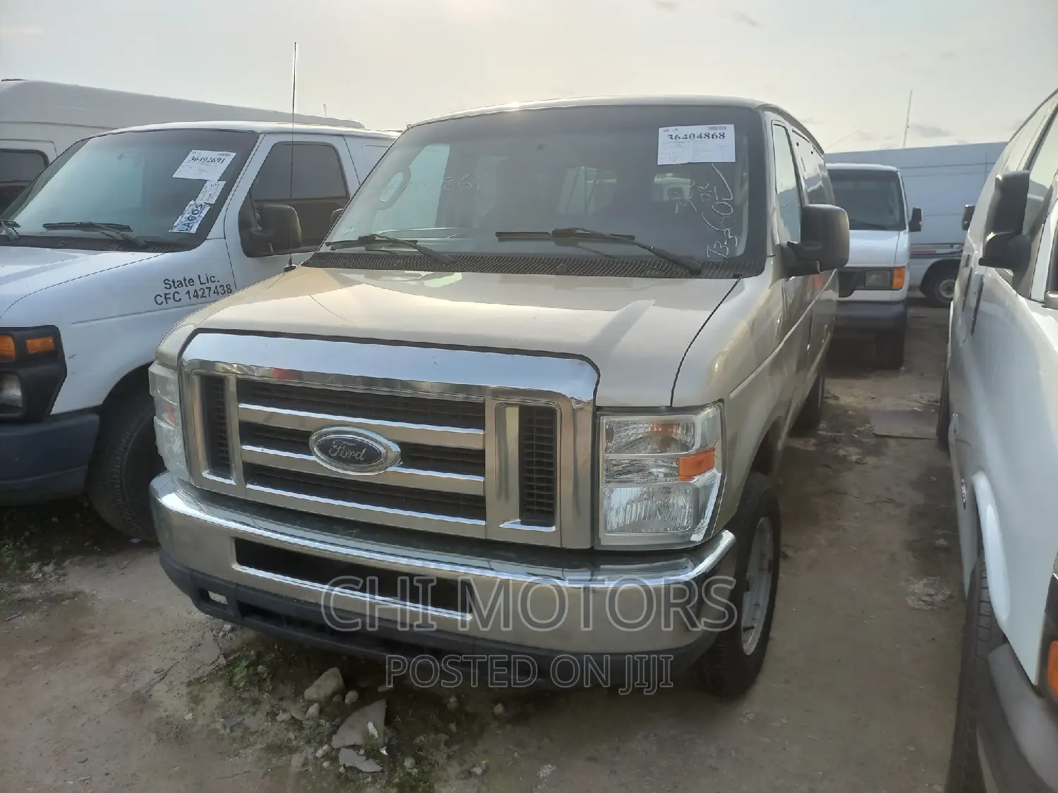 Ford E350 2012 Gold