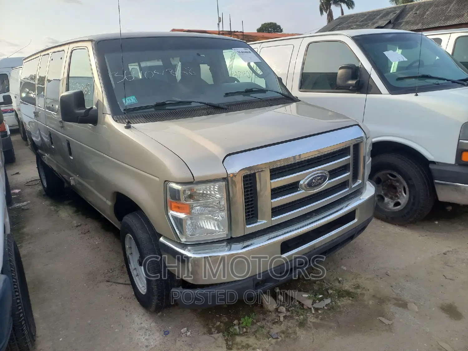 Ford E350 2012 Gold