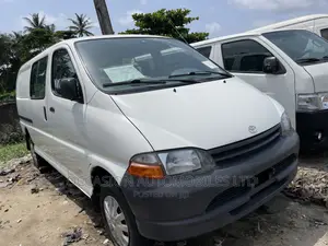 Toyota HiAce 2004 White