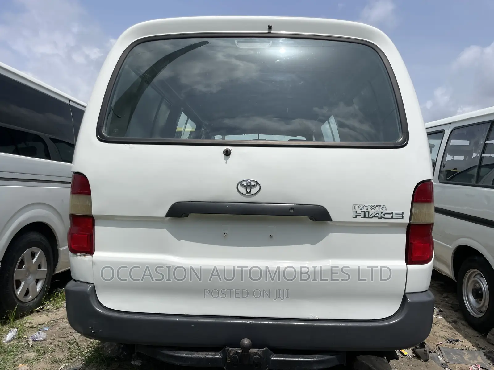 Toyota HiAce 2004 White