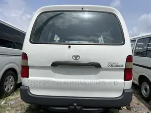 Toyota HiAce 2004 White
