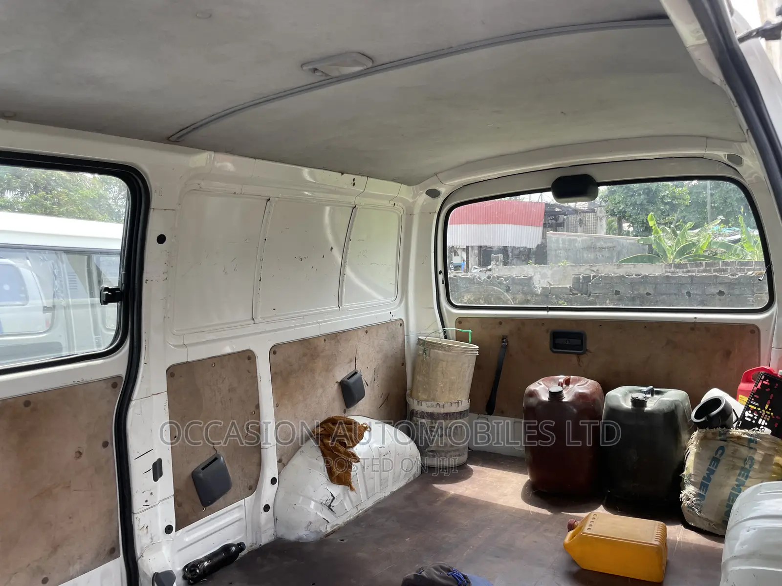 Toyota HiAce 2004 White