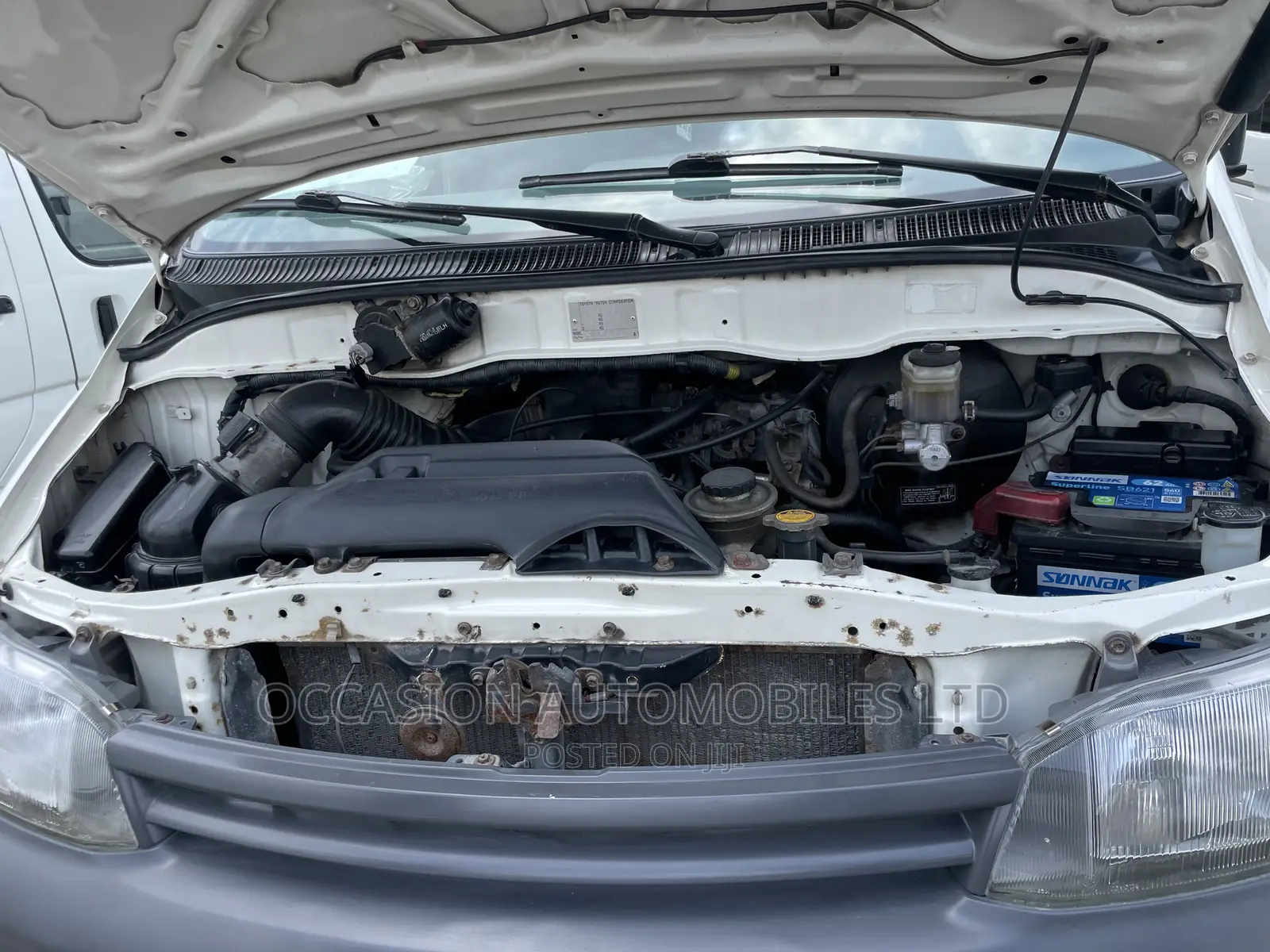 Toyota HiAce 2004 White