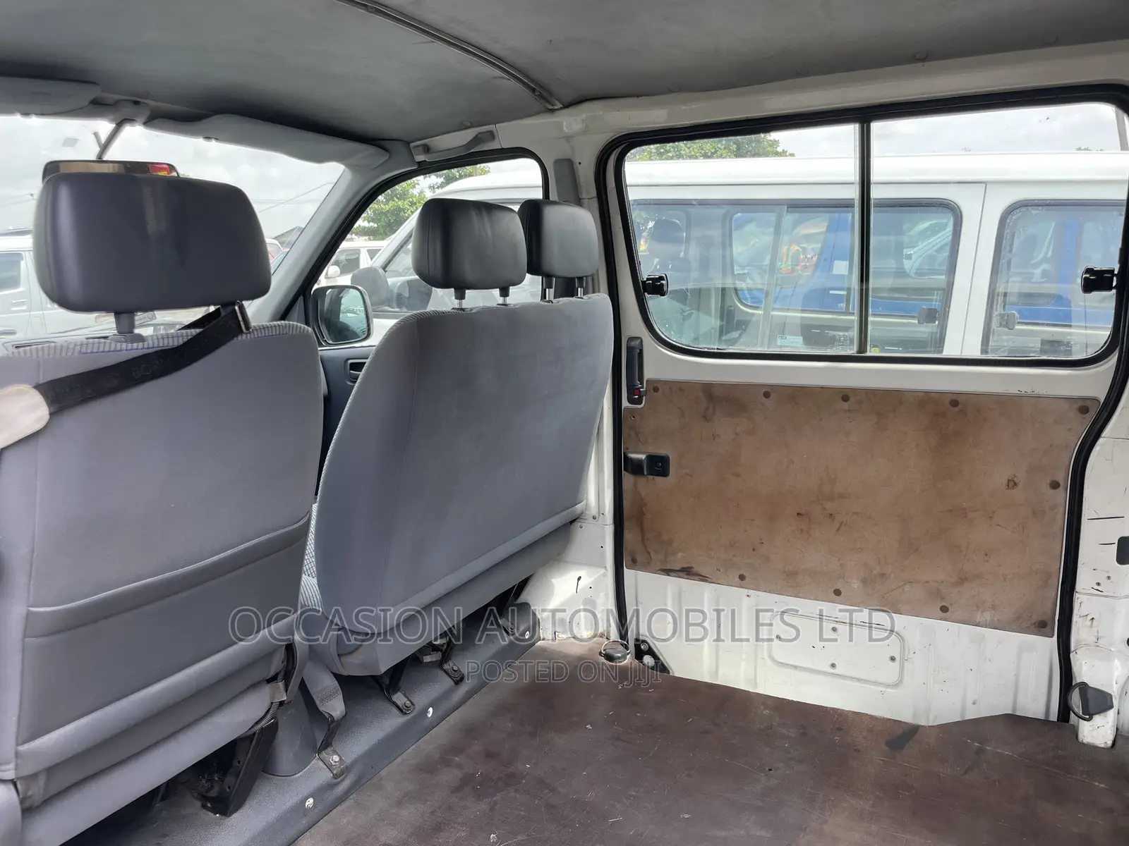 Toyota HiAce 2004 White