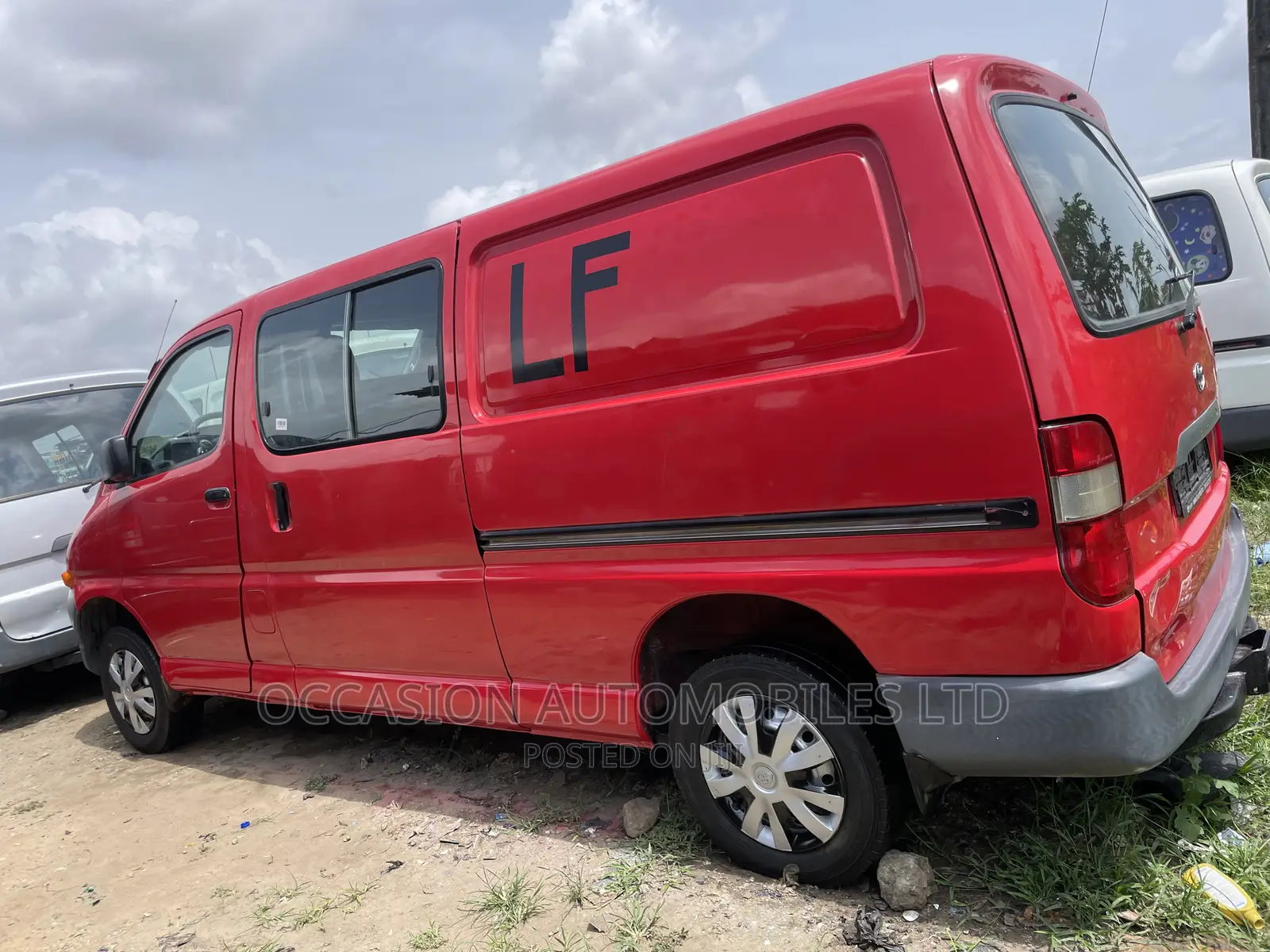 Toyota HiAce 2004 Red