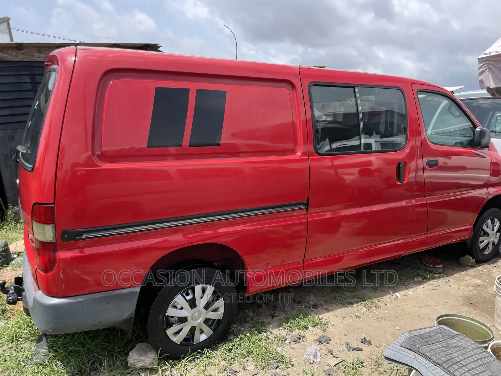 Toyota HiAce 2004 Red