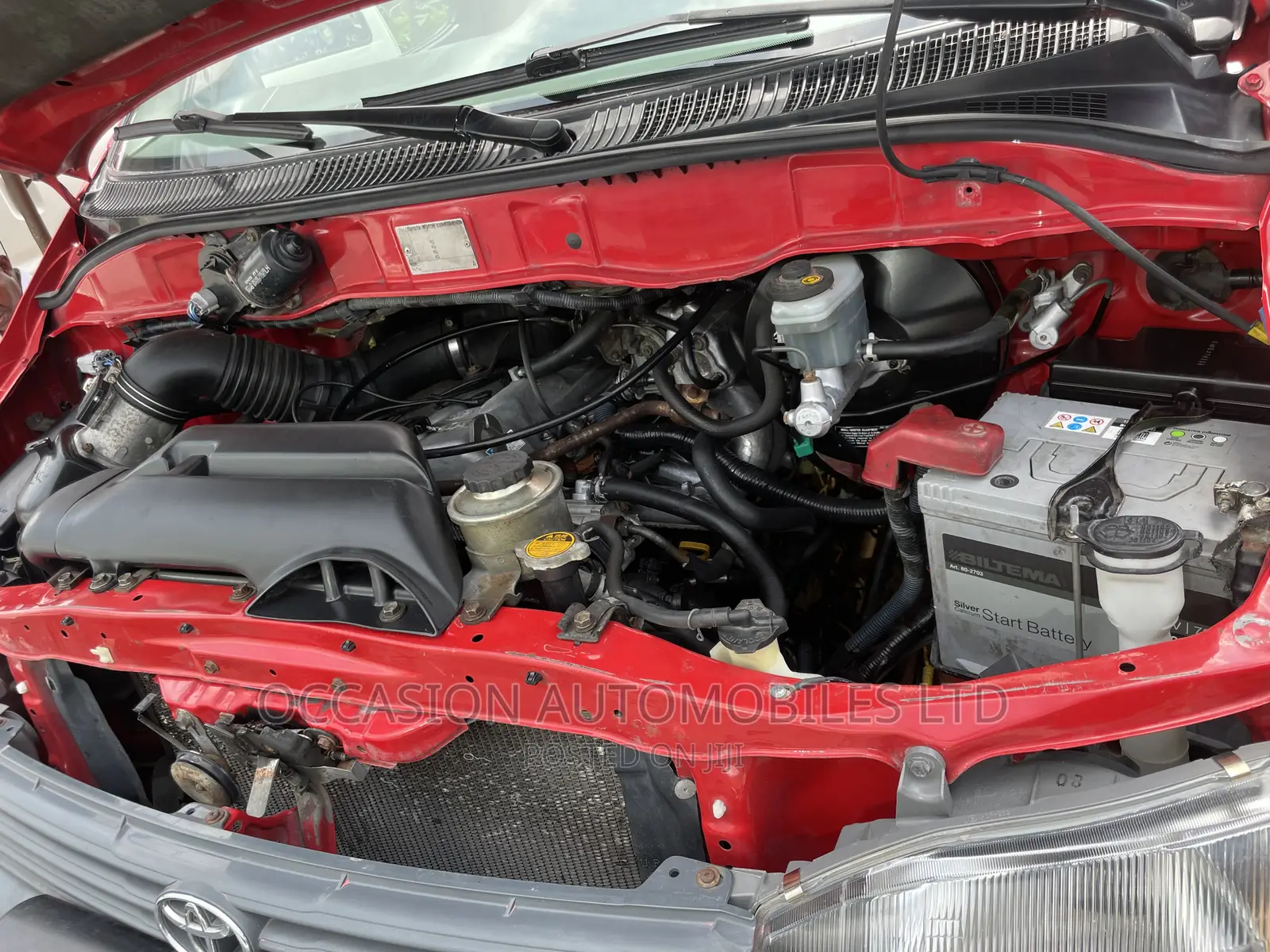 Toyota HiAce 2004 Red