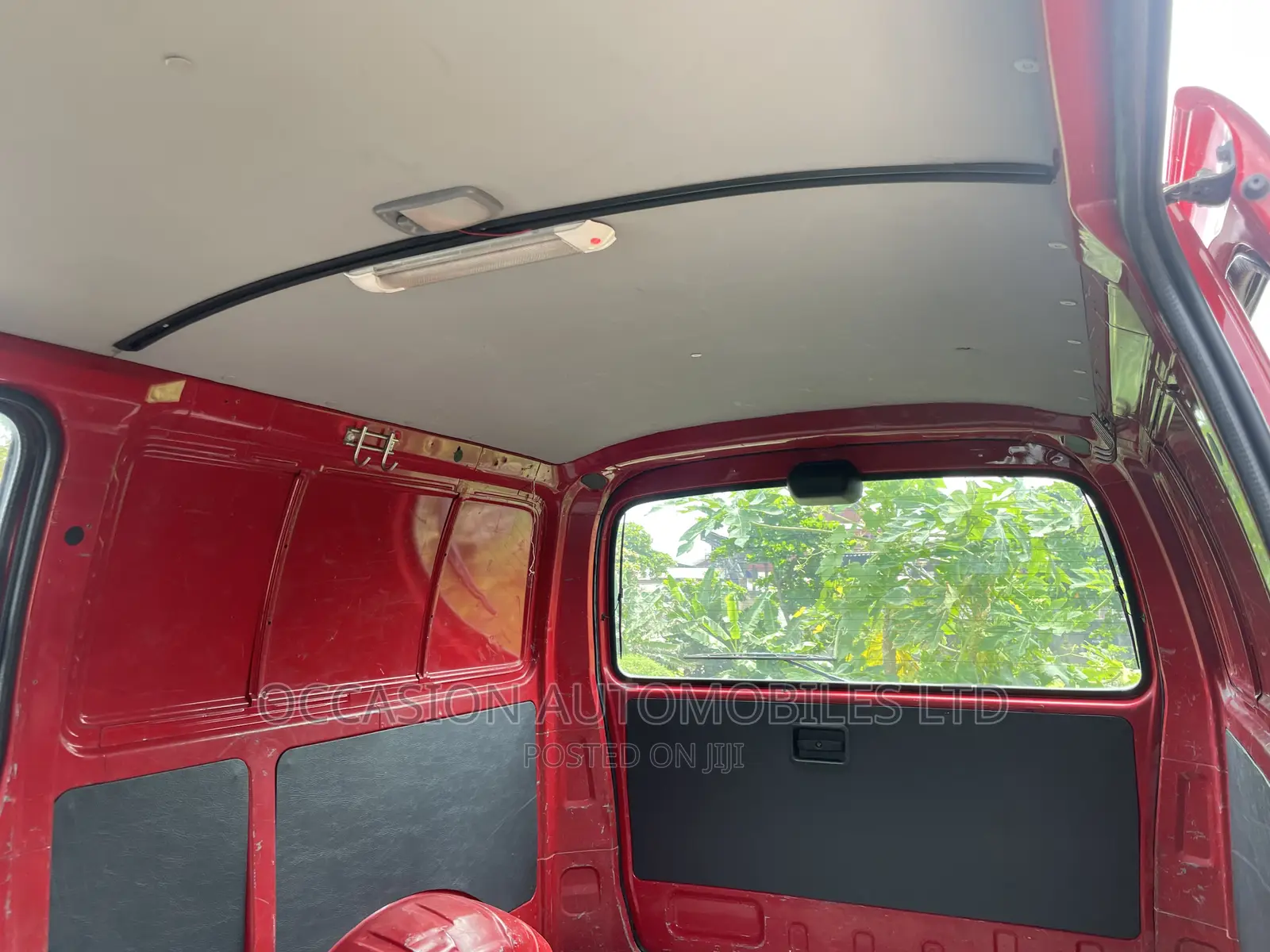 Toyota HiAce 2004 Red