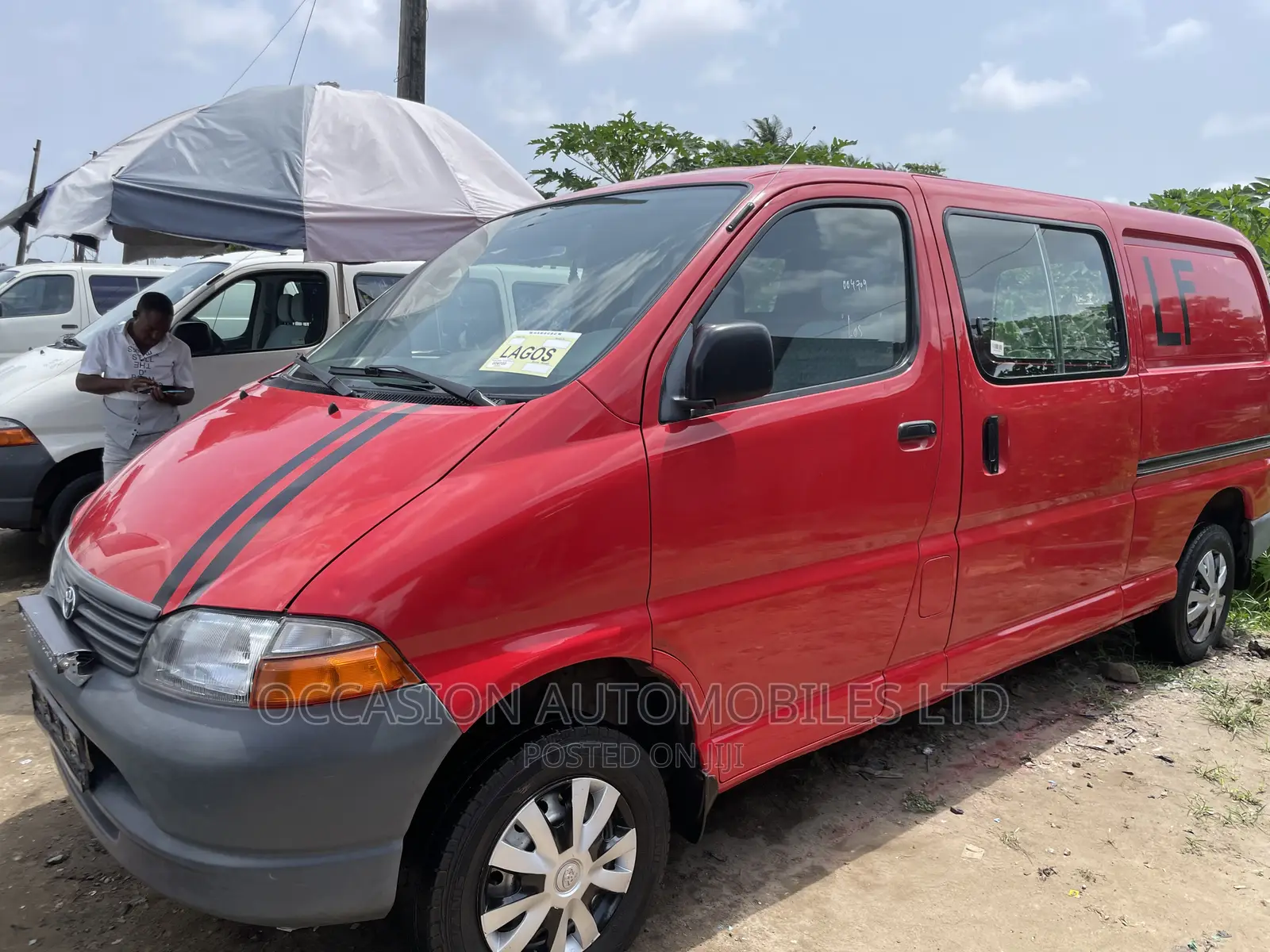 Toyota HiAce 2004 Red