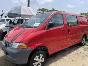 Toyota HiAce 2004 Red