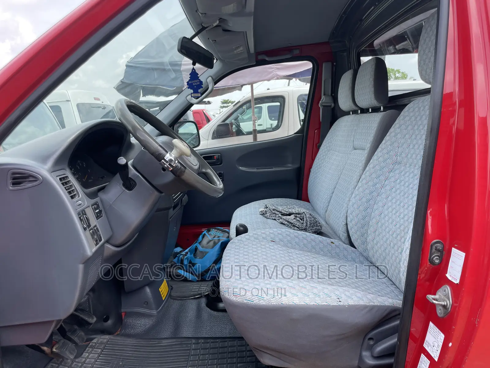 Toyota HiAce 2004 Red