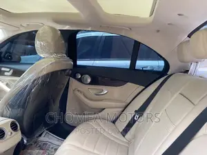 Mercedes-Benz C300 2016 Blue
