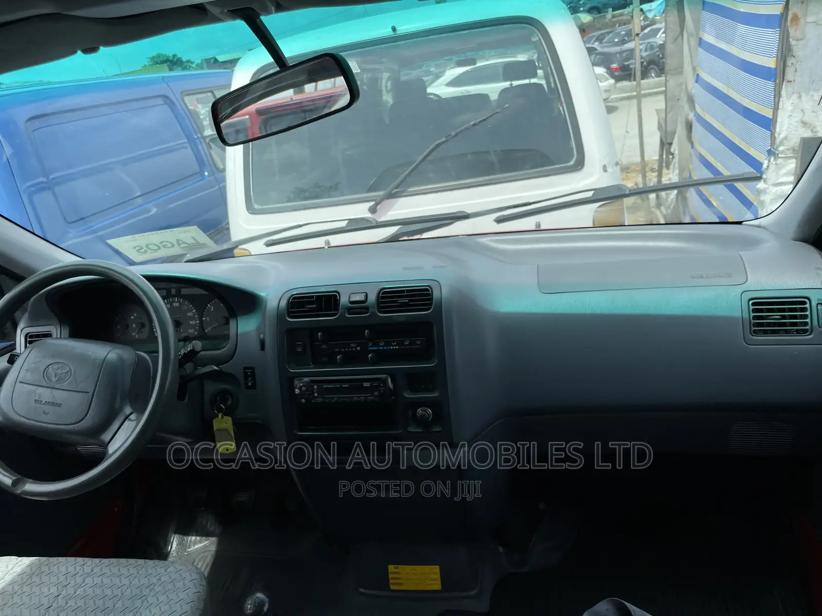 Toyota HiAce 2003 Red