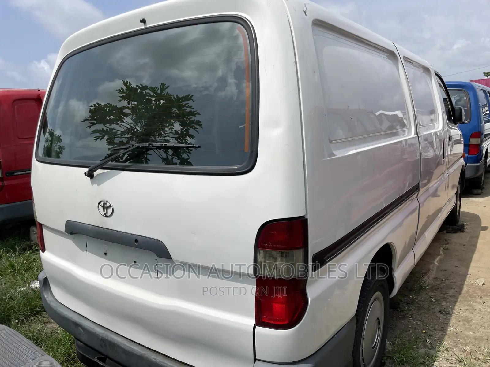 Toyota HiAce 2003 White