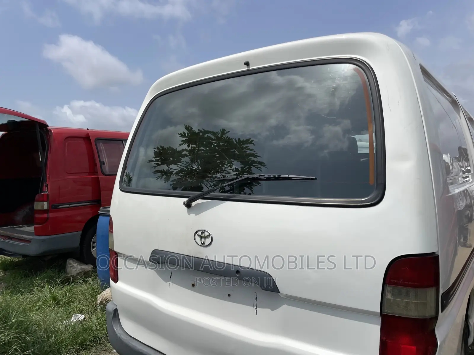 Toyota HiAce 2003 White