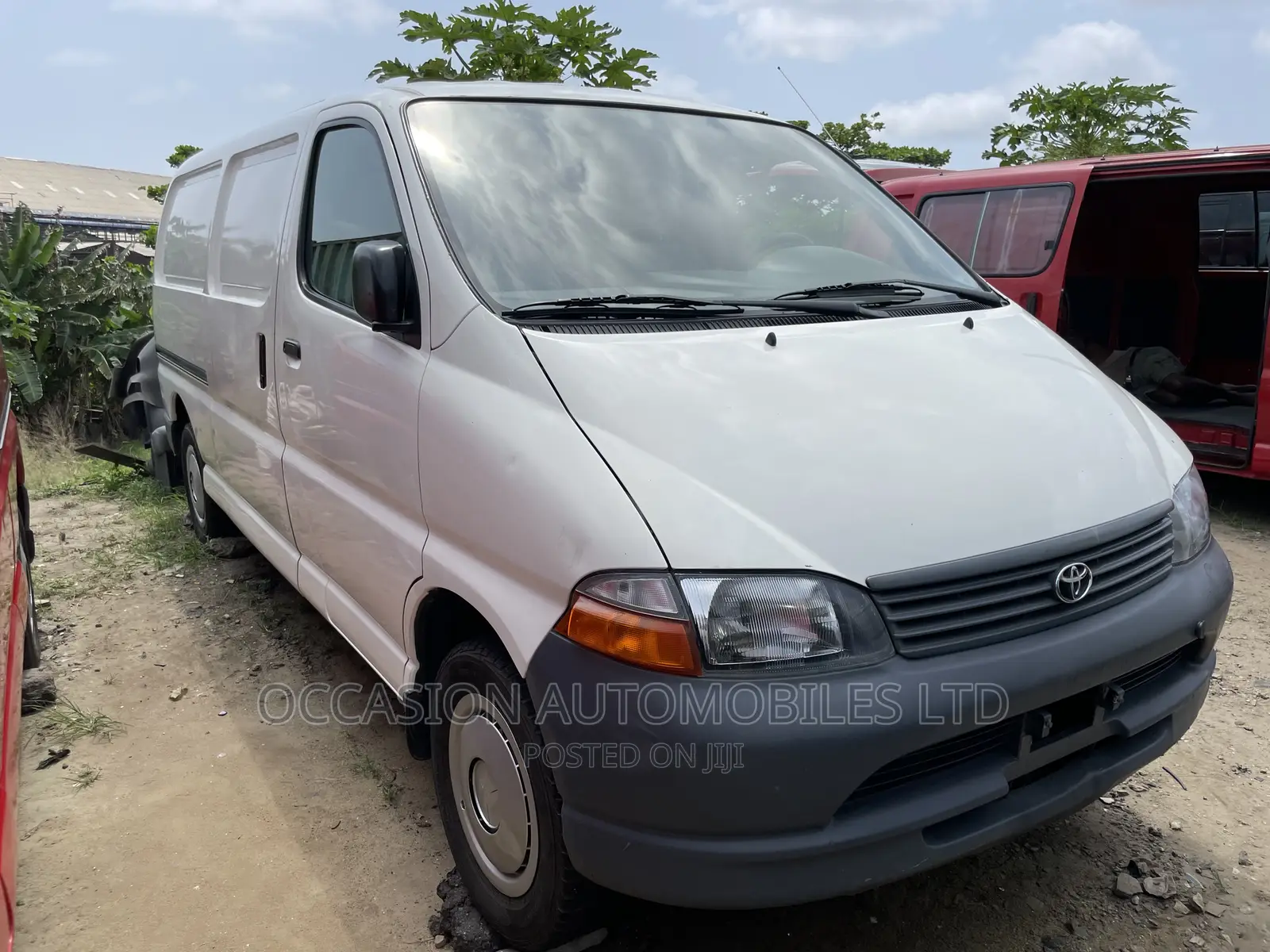 Toyota HiAce 2003 White