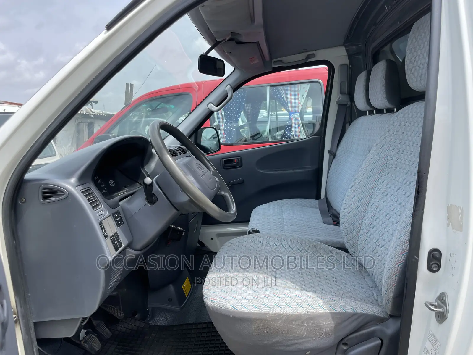 Toyota HiAce 2003 White