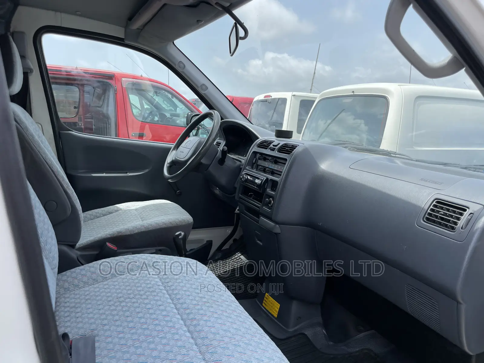 Toyota HiAce 2003 White