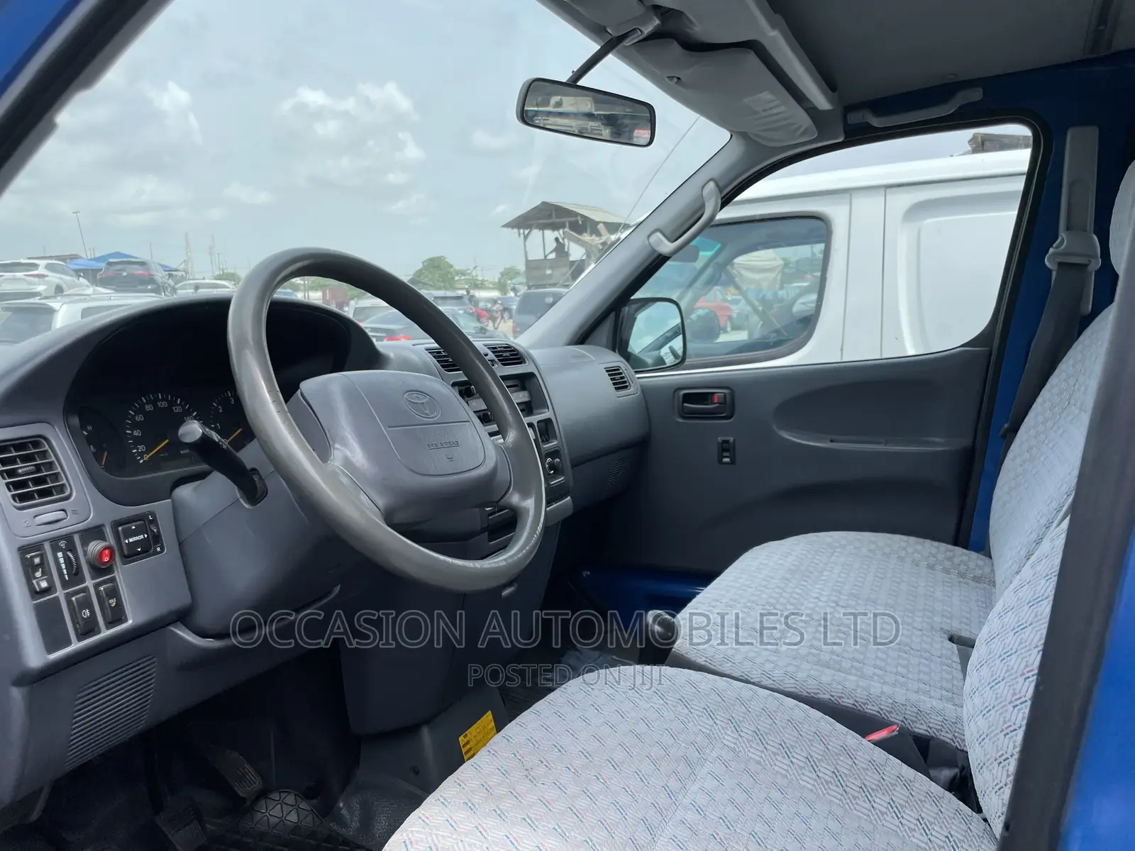 Toyota HiAce 2004 Blue