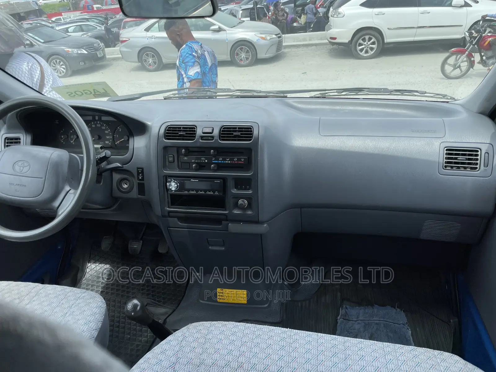 Toyota HiAce 2004 Blue